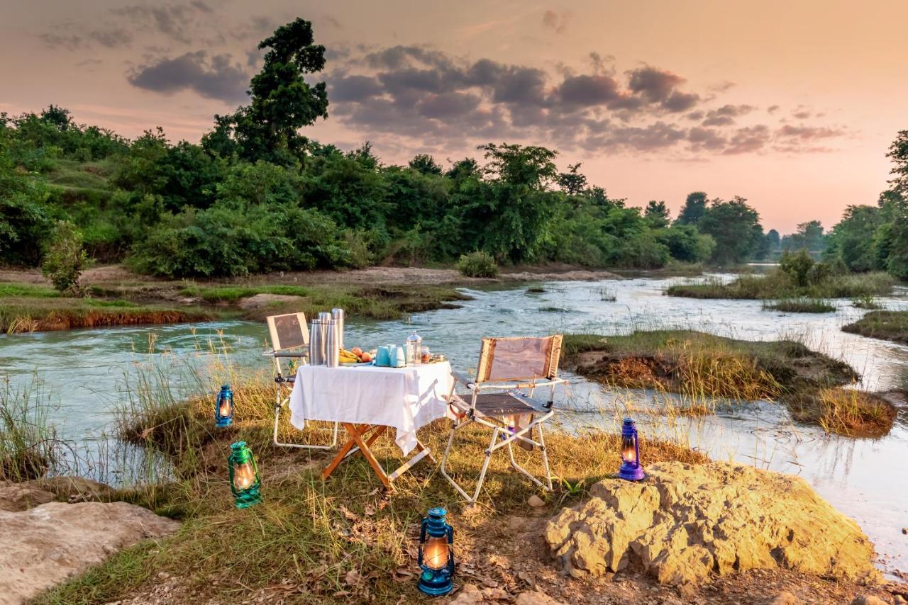 Kanha Jungle Camp Ngoại thất bức ảnh