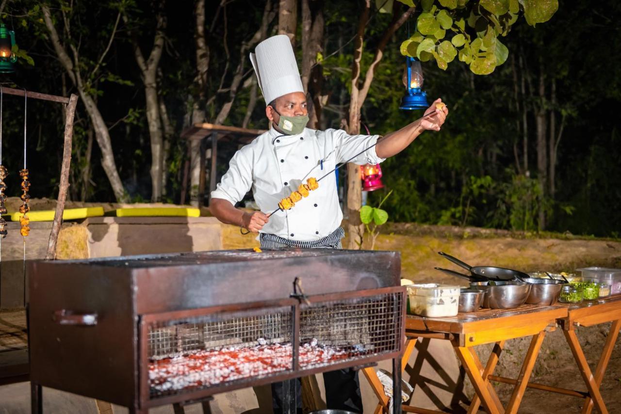 Kanha Jungle Camp Ngoại thất bức ảnh