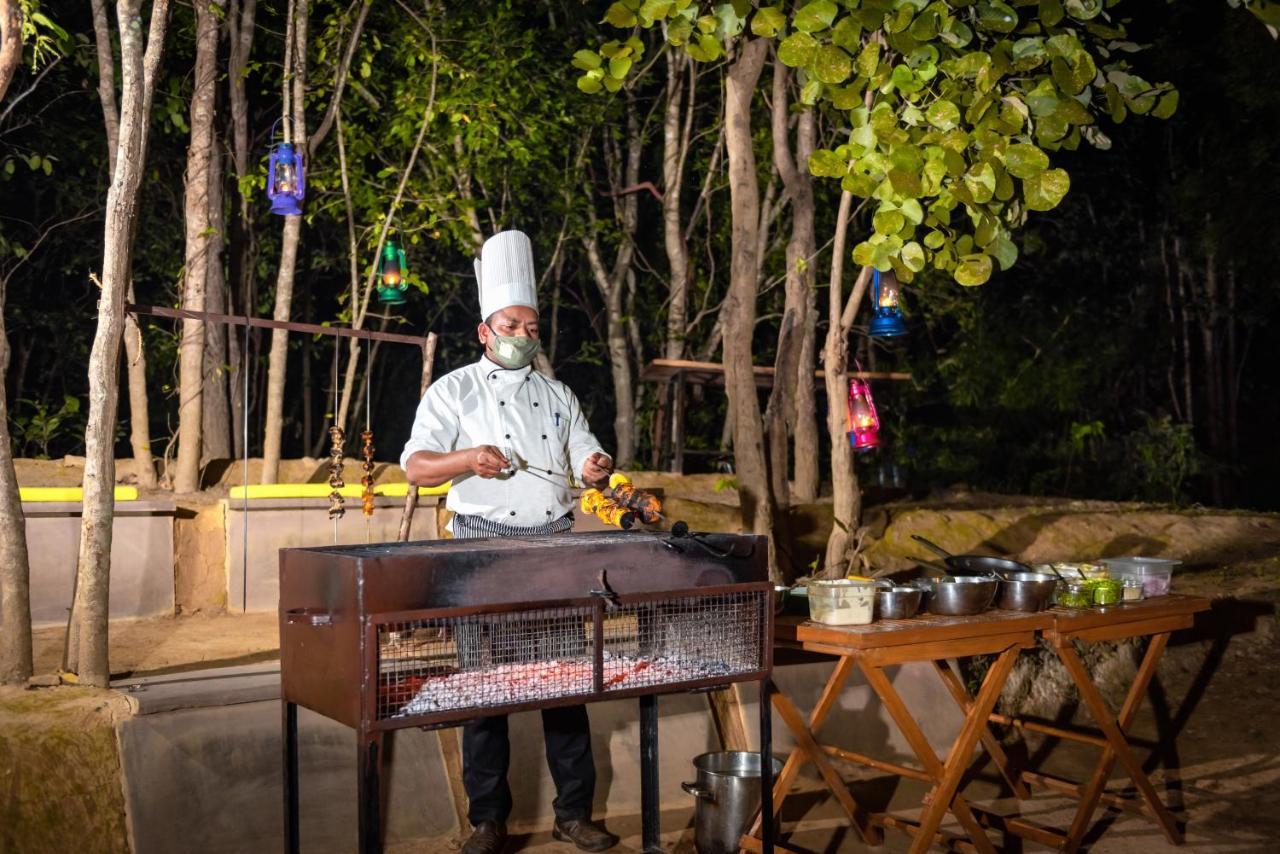 Kanha Jungle Camp Ngoại thất bức ảnh